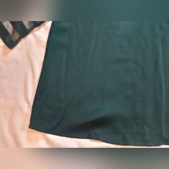 NWT Jouica Womens Green Short Sleeve Adjustable Strap Blouse Size Small - Picture 2 of 13